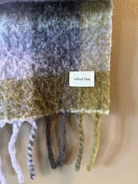Wilfred Free Geneva Scarf – Lavender Plaid | Aritzia